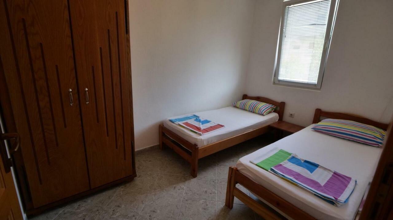 Familien Apartment Zeno Улцинь Экстерьер фото